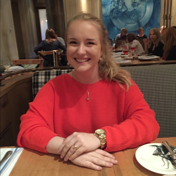 Meet your Posher, Hillary - Picture 1 of 1